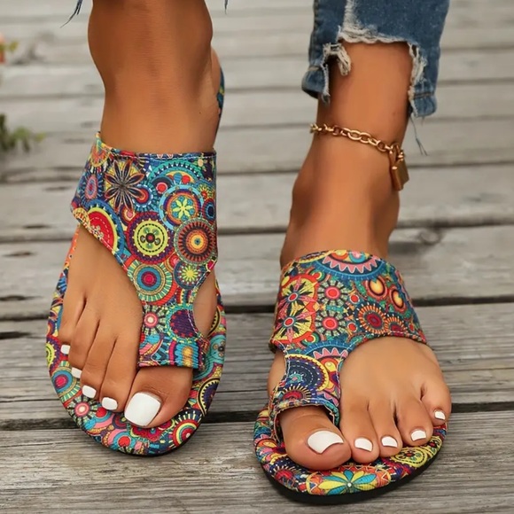 Vibrant Boho Chic Colorful Women's Sandal’s~Size 8~New!! - Picture 2 of 5